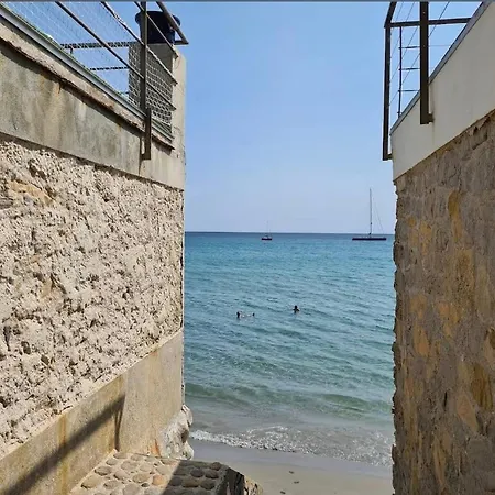 La Petite Maison Pres De La Mer, Avec Jardin , Parking Et Clim 別荘 *